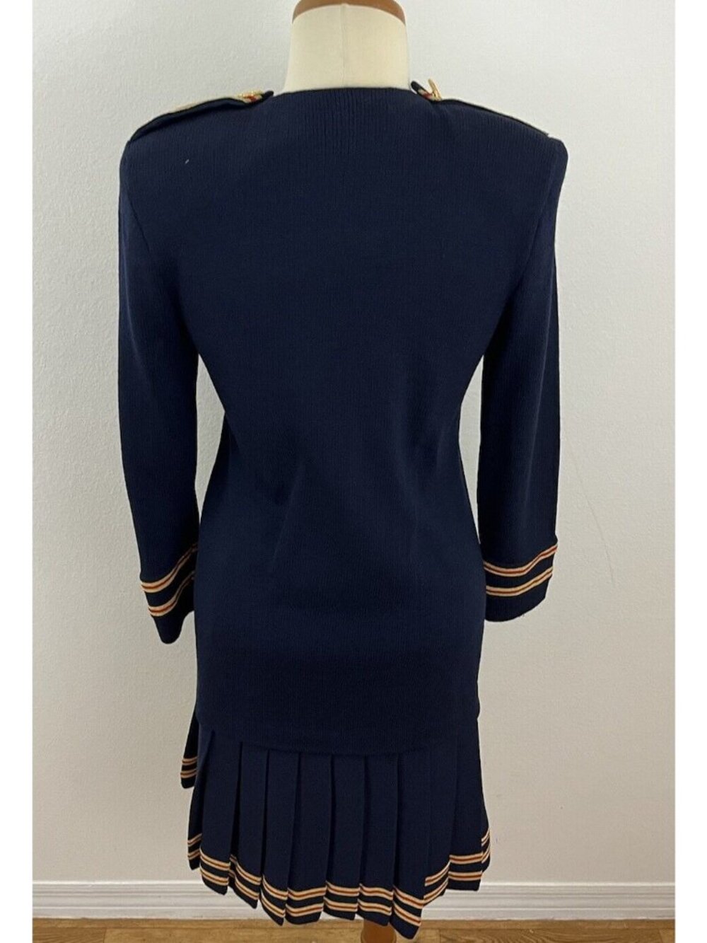 St. John Santana Knit 2pc Pleated Skirt Suit Set Nautical Braid Trim Jacket 6 - Picture 10 of 14